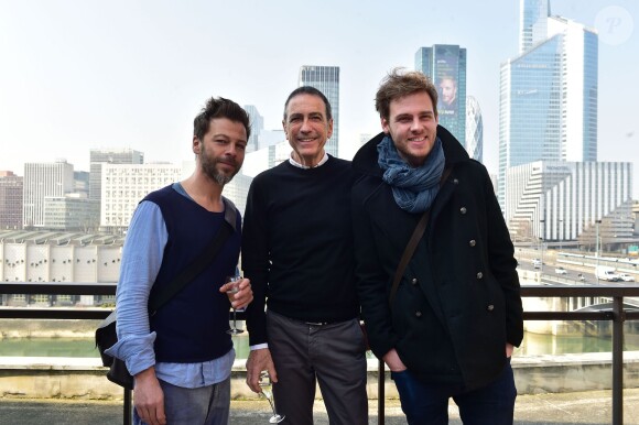 Christophe Maé, Grand Prix de l'UNAC 2015 pour la chanson "Tombé sous le charme", Alain Chamfort et Charlie Boisseau lors de la remise du prix de l'UNAC 2015 à la Sacem à Paris, le 16 mars 2015.