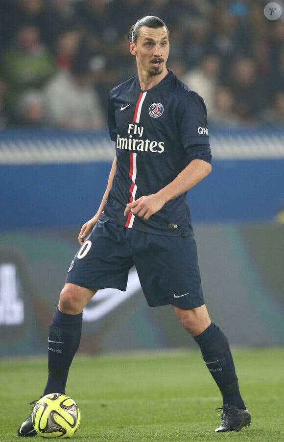 L'attaquant du PSG Zlatan Ibrahimovic, lors du match de Ligue 1 opposant le PSG à Lorient, au Parc des Princes à Paris, le 20 mars 2015.