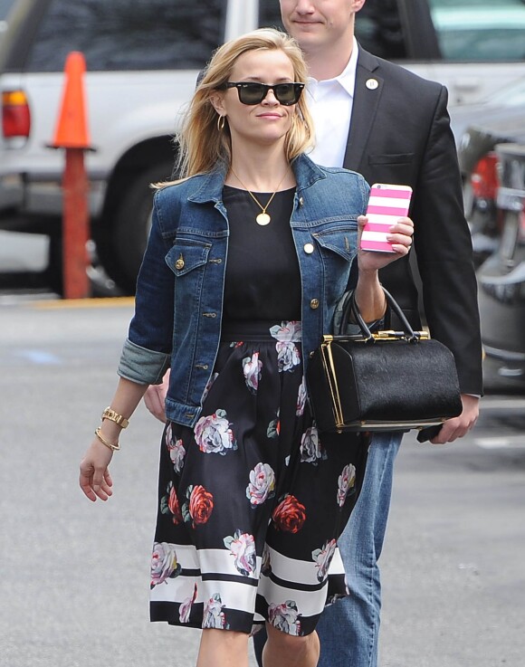 Reese Witherspoon se promène à Santa Monica, le 18 mars 2015.