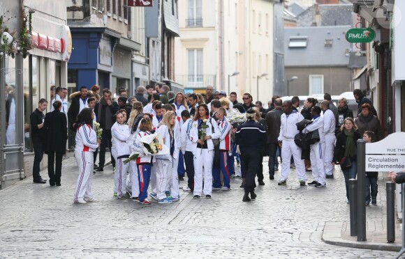 Les membres de l'Insep et de l'équipe de France de boxe étaient venus rendre un dernier hommages à Alexis Vastine lors de ses obsèques en l'église Saint-Ouen à Pont-Audemer le 25 mars 2015