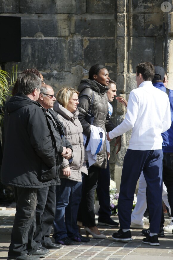 Muriel Hurtis lors des obsèques d'Alexis Vastine en l'église Saint-Ouen à Pont-Audemer le 25 mars 2015