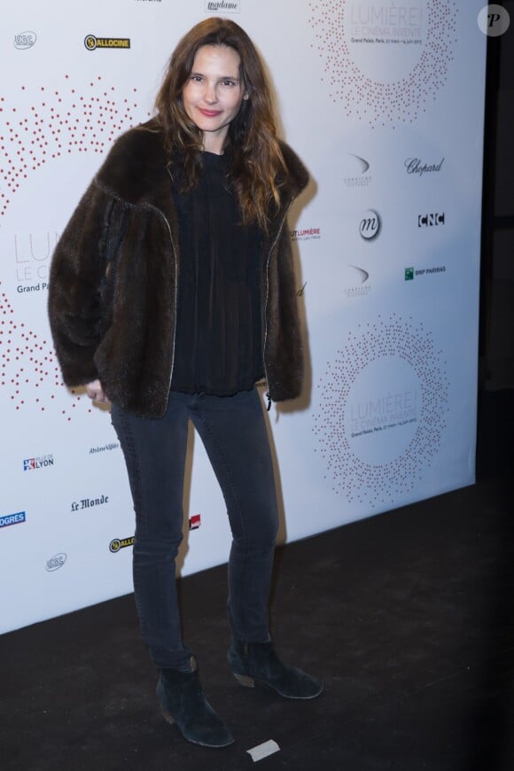 Virginie Ledoyen - Inauguration de l'exposition "Lumière! Le cinéma inventé!" au Grand Palais à Paris, le 26 mars 2015.