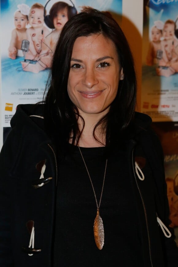 Mélanie Kah - Photocall lors de la générale de la pièce "Revenir un jour (remix)" aux Feux de la rampe à Paris le 26 mars 2015.