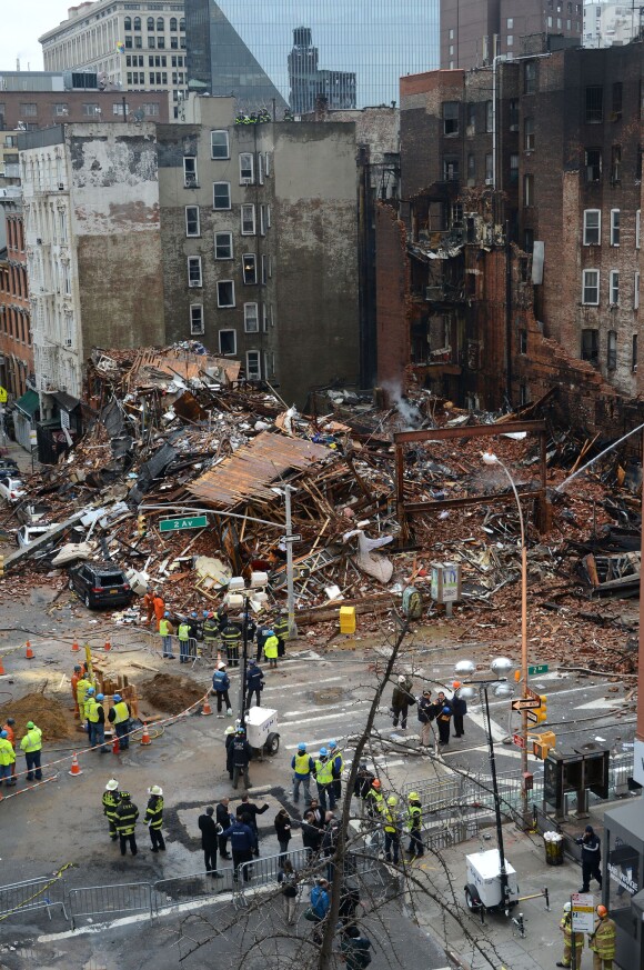 Effondrement de plusieurs immeubles à la suite d'un incendie à New York le 27 mars 2015.