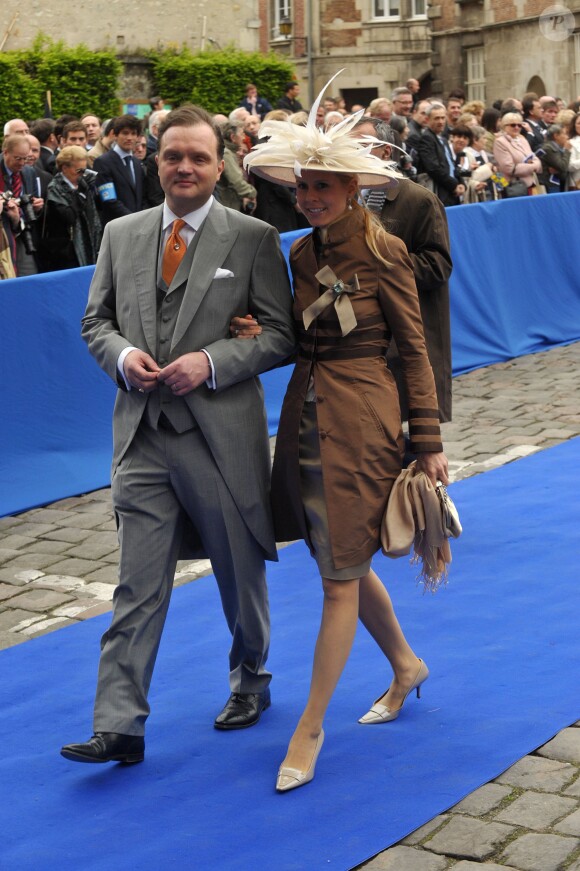 Le prince Alexander de Schaumburg-Lippe et son épouse Nadja-Anna lors du mariage de Jean d'Orléans et sa compagne Philomena à Senlis en mai 2009. Le couple a annoncé sa séparation en mars 2015.