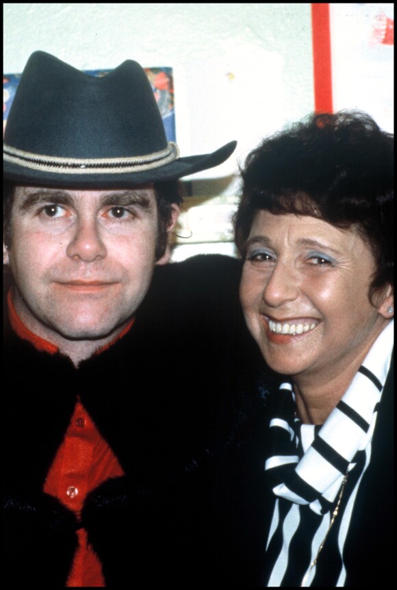 Elton John avec sa mère Sheila en novembre 1991