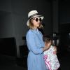 Jessica Alba et sa fille Honor arrivent à l'aéroport LAX de Los Angeles, de retour de leurs vacances à Saint-Barthélemy. Le 3 avril 2015