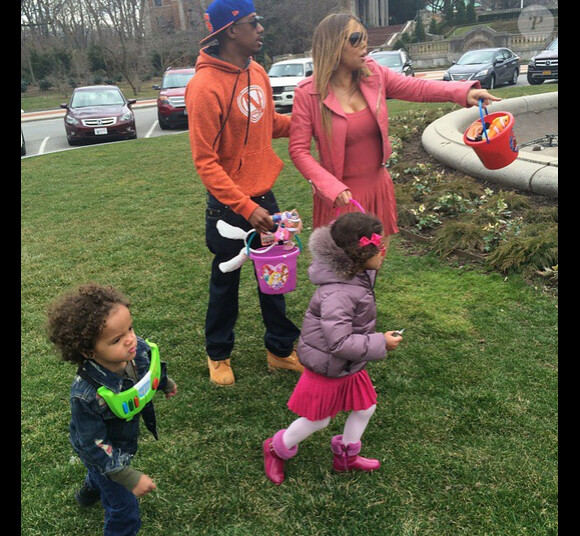 Mariah Carey lors d'une chasse aux oeufs avec ses enfants et son ex Nick Cannon, le 5 avril 2015