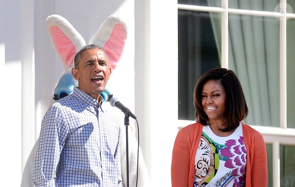 Michelle et Barack Obama ont ouvert les portes de la Maison Blanche pour Pâques le lundi 6 avril 2015. Au programme : courts de tennis, matchs de basket, concert du groupe Fifth Harmony et chasse aux oeufs !