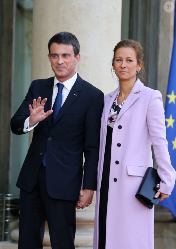 Manuel Valls et sa femme Anne Gravoin - Dîner d'Etat au Palais de l'Elysée en l'honneur du président tunisien Beji Caïd Essebsi à Paris le 7 avril 2015.