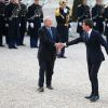 Manuel Valls et sa femme Anne Gravoin - Dîner d'Etat au Palais de l'Elysée en l'honneur du président tunisien Beji Caïd Essebsi à Paris le 7 avril 2015.