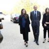 Le prince Kyril de Bulgarie et ses filles les princesses Mafalda-Cecilia et Olimpia le 8 avril 2015 au cimetière San Isidro à Madrid, lors des obsèques du prince Kardam de Bulgarie, décédé à 52 ans la veille, six ans après un accident de la route dont il ne s'était jamais remis.