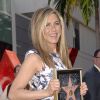 Jennifer Aniston recevant son étoile sur le Walk of Fame le 22 février 2012