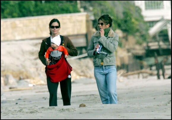 Jennifer Aniston et Courteney Cox avec sa fille Coco à Los Angeles le 6 février 2005