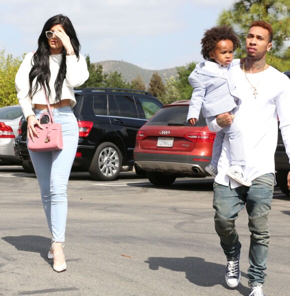 Kylie Jenner, son compagnon Tyga et son fils King Cairo Stevenson - La famille Kardashian à la messe de Pâques à Calabasas. Le 5 avril 2015 