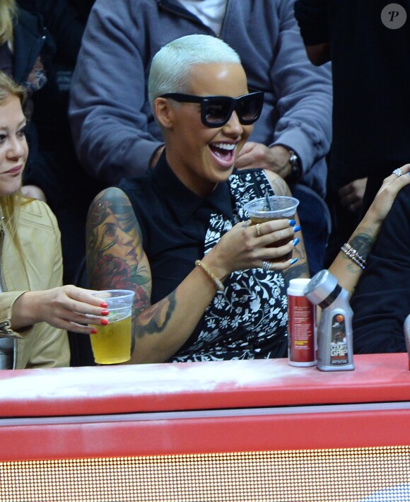 Amber Rose assiste à un match de basket à Los Angeles le 7 avril 2015.