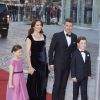 La princesse Mary de Danemark avec son mari le prince Frederik et leurs enfants Isabella et Christian lors de la soirée de gala à l'occasion du 75e anniversaire de la reine Margrethe II de Danemark à Aarhus le 8 avril 2015.