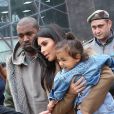 Kim Kardashian, son mari Kanye West, sa fille North West visitent les ruines de la maison de ses aïeuls puis se rendent dans une église à Gyumri en Arménie le 11 avril 2015.