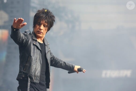 Nicola Sirkis et son groupe Indochine en concert au Stade France à Paris le 27 juin 2014.