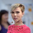  Scarlett Johansson (tenue Zuhair Murad) lors des MTV Movie Awards à Los Angeles le 12 avril 2015 