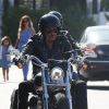 Exclusif - Johnny Hallyday fait un tour en moto avec un ami, à Malibu le 12 avril 2015.