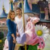 Valérie Bègue et Camille Lacourt ont profité des beaux jours pour passer un moment féérique à Disneyland Paris. Avril 2015.
