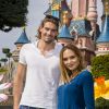 Valérie Bègue et son chéri Camille Lacourt ont profité du retour des beaux jours pour passer un moment féérique à Disneyland Paris. Avril 2015.