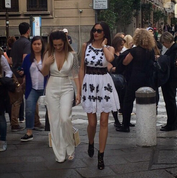 Emilie Nef Naf et Sido­nie Biemont, plus élégantes que jamais, font du shopping ensemble à Milan. Avril 2015.