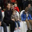  Le prince Joachim et la princesse Marie de Danemark visitaient le 18 avril 2015 avec leurs enfants le prince Henrik (5 ans) et la princesse Athena (3 ans) le zoo d'Aalborg, dont le prince est le parrain, à l'occasion de son 80e anniversaire. 