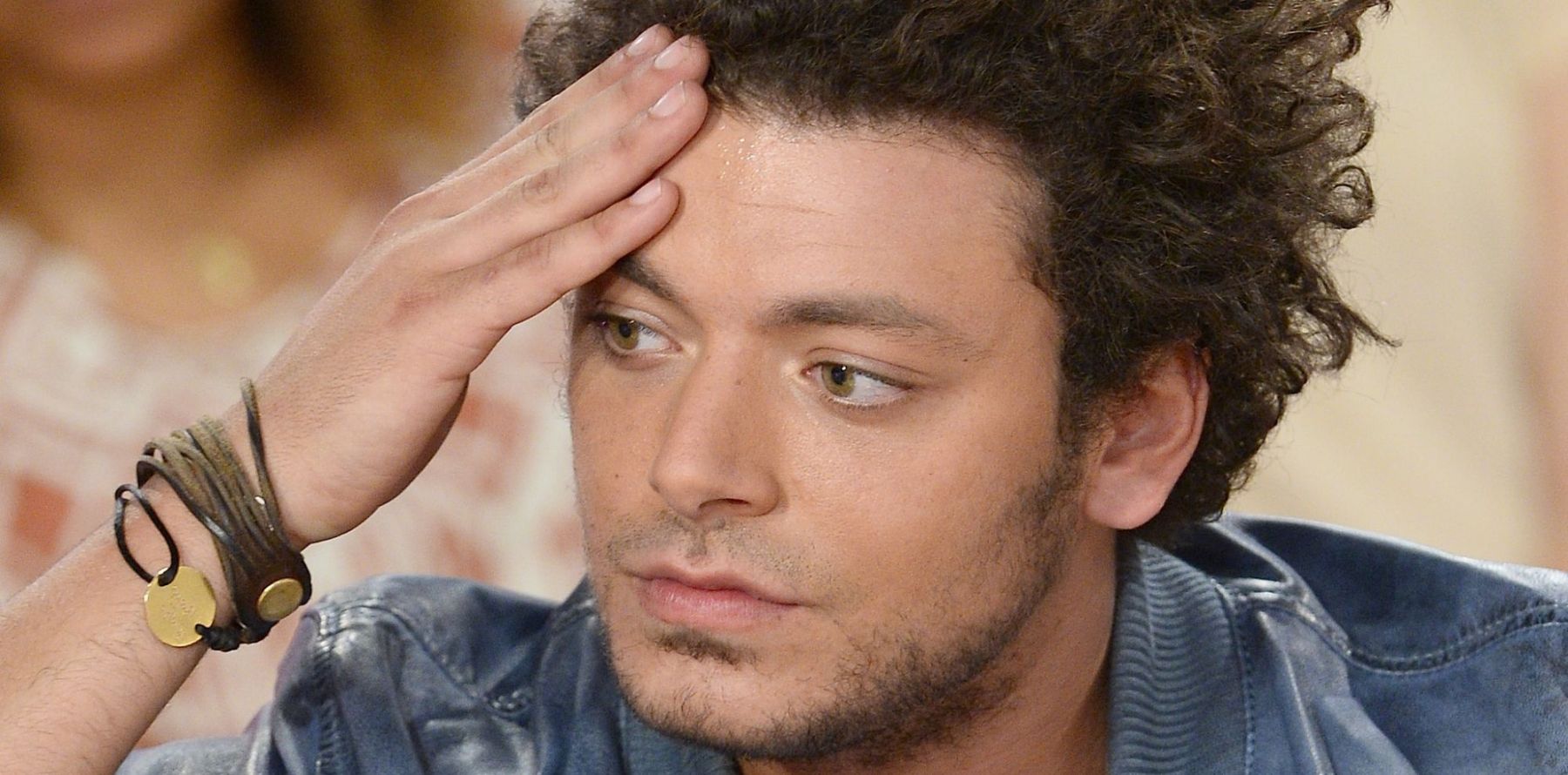 Star Qui Porte Un Complement Capillaire Kev Adams : Sa transformation capillaire radicale ! - Purepeople
