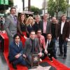 Melissa Rauch, Mayim Bialik, Kaley Cuoco, Jim Parsons, Johnny Galecki, Simon Helberg et Kunal Nayyar sur le Hollywood Walk of Fame où Jim Parsons a reçu son étoile, le 10 mars 2015 à Hollywood