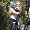 Hilary Duff est allée déjeuner avec son fils Luca et une amie à West Hollywood, le 28 mars 2015 