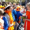 La princesse Laurentien rencontre le public lors des célébrations de la Fête du Roi le 27 avril 2015 à Dordrecht pour les 48 ans du roi Willem-Alexander des Pays-Bas.
