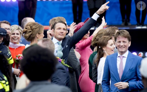 Le prince Maurits déchaîné lors des célébrations de la Fête du Roi le 27 avril 2015 à Dordrecht pour les 48 ans du roi Willem-Alexander des Pays-Bas.