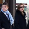 Exclusif - Valérie Trierweiler fait du shopping avec son fils Léonard et son agent littéraire Anna Jarota à Londres. Le 24 novembre 2014.