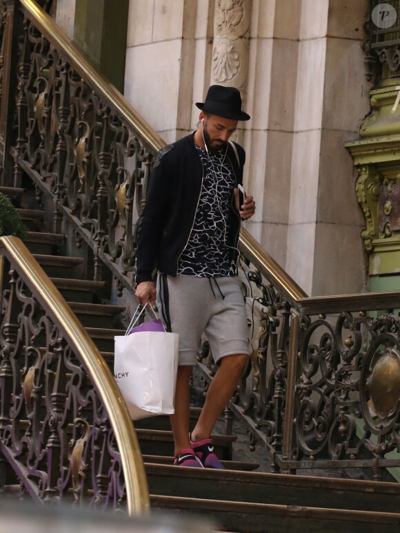 Nabilla Benattia et Thomas Vergara à la Gare de Lyon à Paris, le 24 avril 2015.