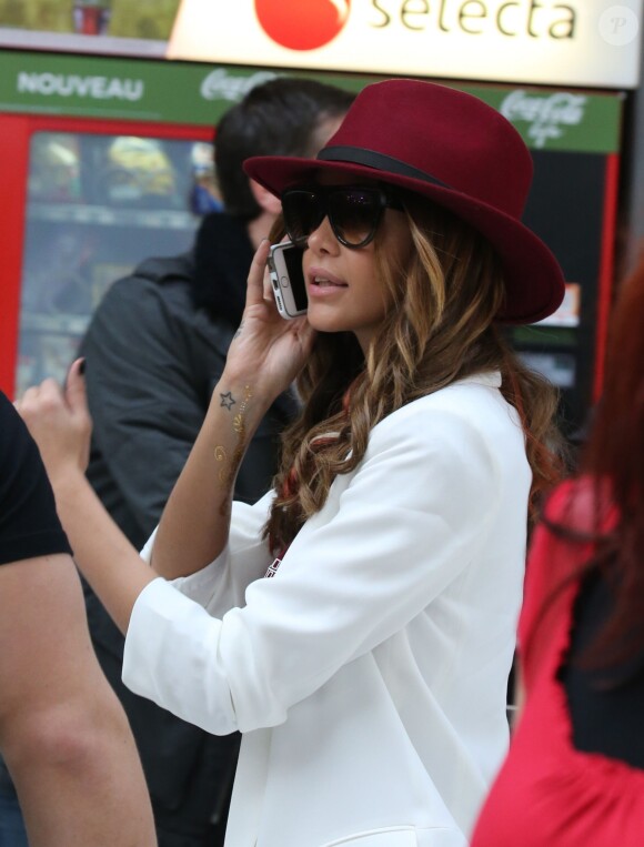 Nabilla Benattia et Thomas Vergara à la Gare de Lyon à Paris, le 24 avril 2015.