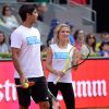 Elsa Pataky joue au tennis lors d'une journée caritative au Masters de Madrid, le 1er mai 2015