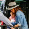 Tamara Ecclestone et sa fille Sophia, de sortie à Paris. Le 4 mai 2015.