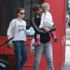 Amy Adams et son fiancé Darren Le Gallo se promènent avec leur fille Aviana à Studio City, le 28 février 2015