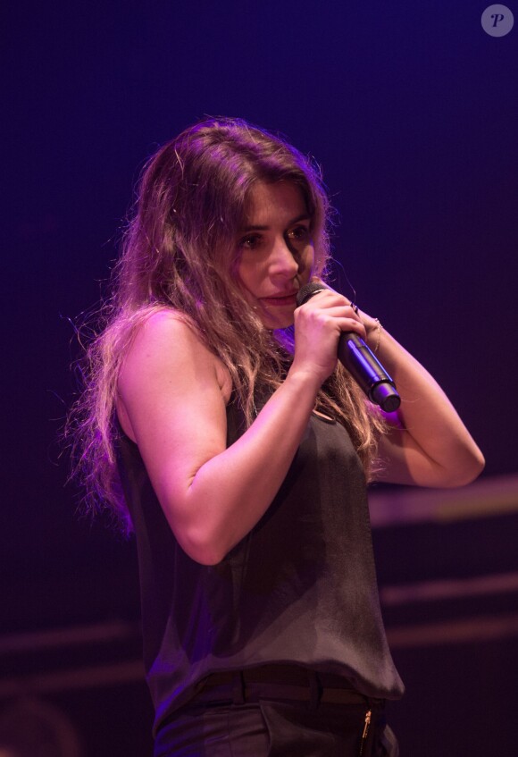 Julie Zenatti en concert à Lille le 27 mars 2015.