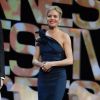 Sienna Miller, habillée d'une robe Lanvin lors de la cérémonie d'ouverture du 68e Festival de Cannes. Le 13 mai 2015.