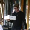 Exclusif - Brad Pitt a été acheter des donuts avec ses enfants Knox et Vivienne à Los Angeles, le 26 avril 2015.
