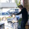Exclusif - Brad Pitt avec ses enfants Knox et Vivienne à Los Angeles, le 26 avril 2015.