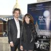Antonin Le Guay et Manon Savary lors de la représentation du spectacle "Ami entends-tu ?" aux Invalides à Paris, le 8 mai 2015.