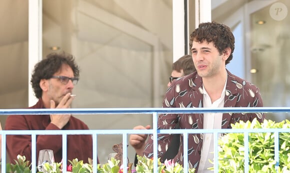 Joel Cohen, Xavier Dolan - Le jury de la 68ème édition du festival de Cannes se retrouve sur une terrasse à Cannes le 12 mai 2015.  The jury of the 68th edition of the Cannes film festival on a terrace in Cannes, France on May 12, 2015.12/05/2015 - Cannes