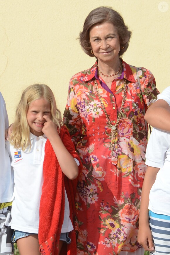 Irene Urdangarin et sa grand-mère la reine Sofia d'Espagne le 1er août 2014 au club nautique de Palma de Majorque.