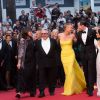 Margaret Sixel, George Miller, Charlize Theron, Nicholas Hoult, Zoe Kravitz, Doug Mitchell, Courtney Eaton - Montée des marches du film "Mad Max : Fury Road" lors du 68e Festival International du Film de Cannes le 14 mai 2015.