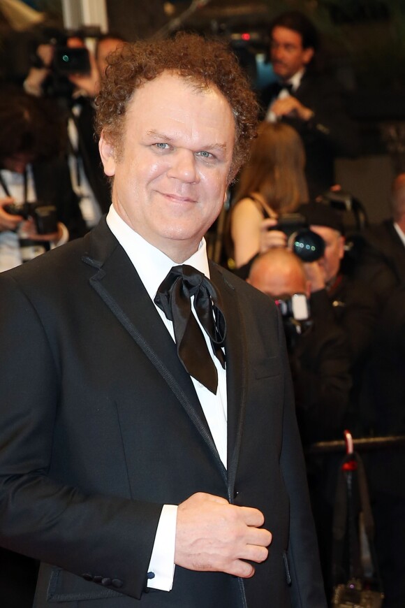 John C. Reilly - Montée des marches du film "The Tale of tales" lors du 68e Festival International du Film de Cannes, le 14 mai 2015.