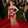 Jennifer Lopez - Soirée Costume Institute Gala 2015 (Met Ball) au Metropolitan Museum, célébrant l'ouverture de Chine: à travers le miroir à New York. Le 4 mai 2015. 